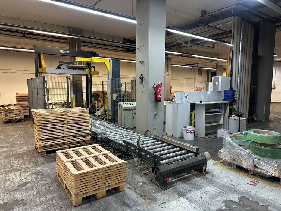 Przenośnik rolkowy linia do spinania i owijania palet