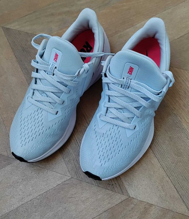Жіночі кросівки Nike