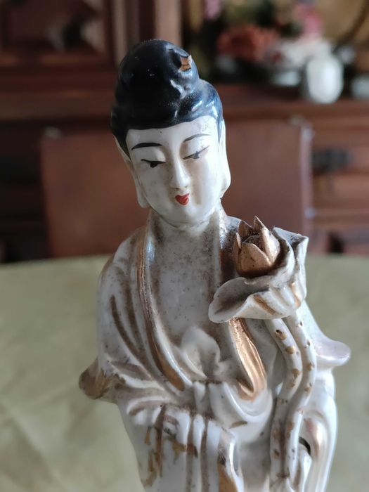 Deusa chinesa KUAN YIN, porcelana