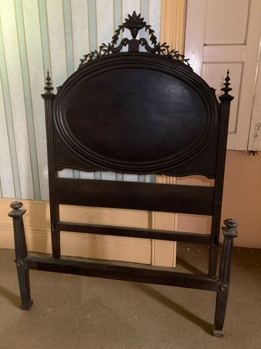 Cama Clássica Antiga