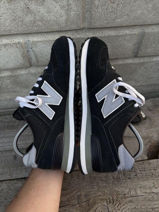 Czarne, zamszowe sneakers New Balance 574, rozmiar 42
