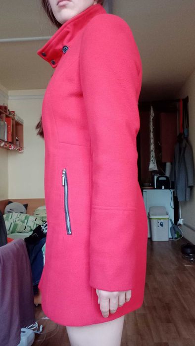 Czerwony płaszcz damski zimowy