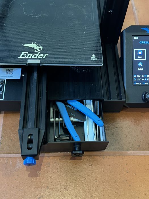 Impressora 3D Creality Ender 3 v2 + acessorios originais