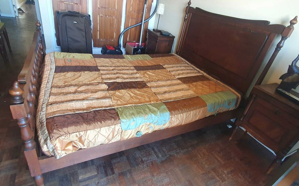Cama Casal - Madeira Maciça