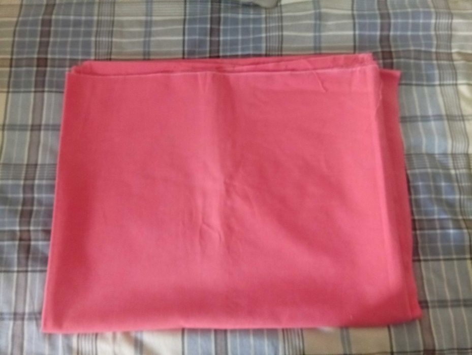 Tecido em cor de laranja/ salmão