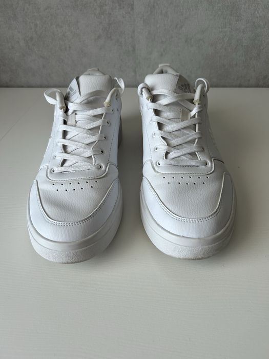 Продам кросівки adidas 46