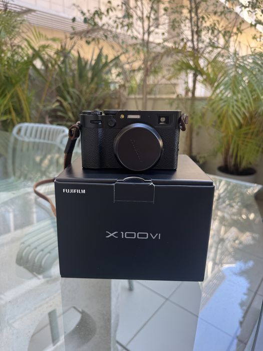 Fujifilm X100VI Preto