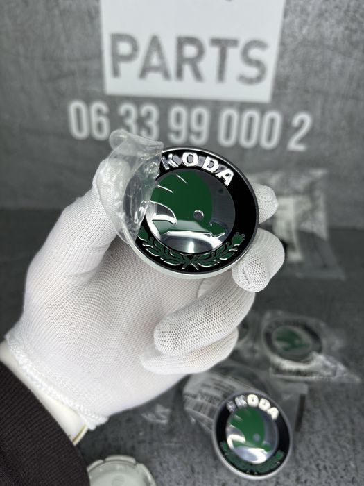 Ковпачки ступичні Шкода Октавія Суперб Skoda 6U0-601-151-L-MHB