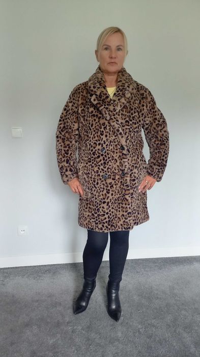 Futerko płaszcz  damski panterka Stradivarius M/L