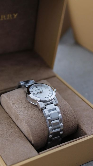 Burberry годинник