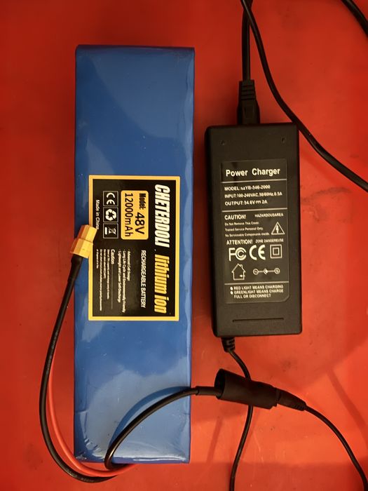 Bateria 13s3p 48V 5Ah plus ladowarka 2A