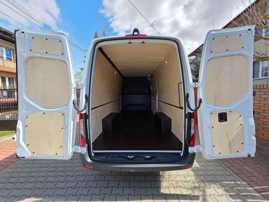 Zabudowa ze sklejki paki samochodu dostawczego busa furgonu vana