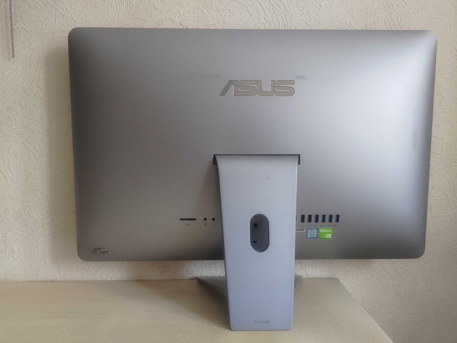 Моноблок ASUS 24" Zen AiO ZN241ICGK-RA020D