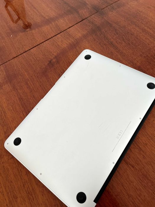 Apple Macbook Air 13' 2017 - Bom estado