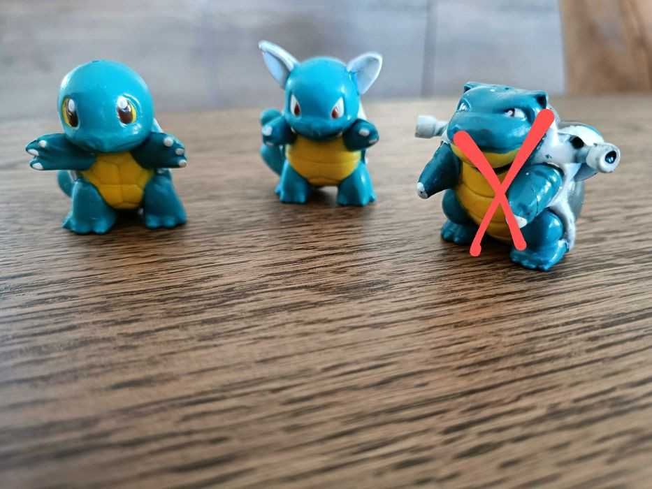 30 Bonecos Pokemon e pokebolas