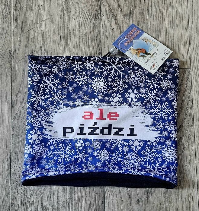 Ciepły komin polarowy.