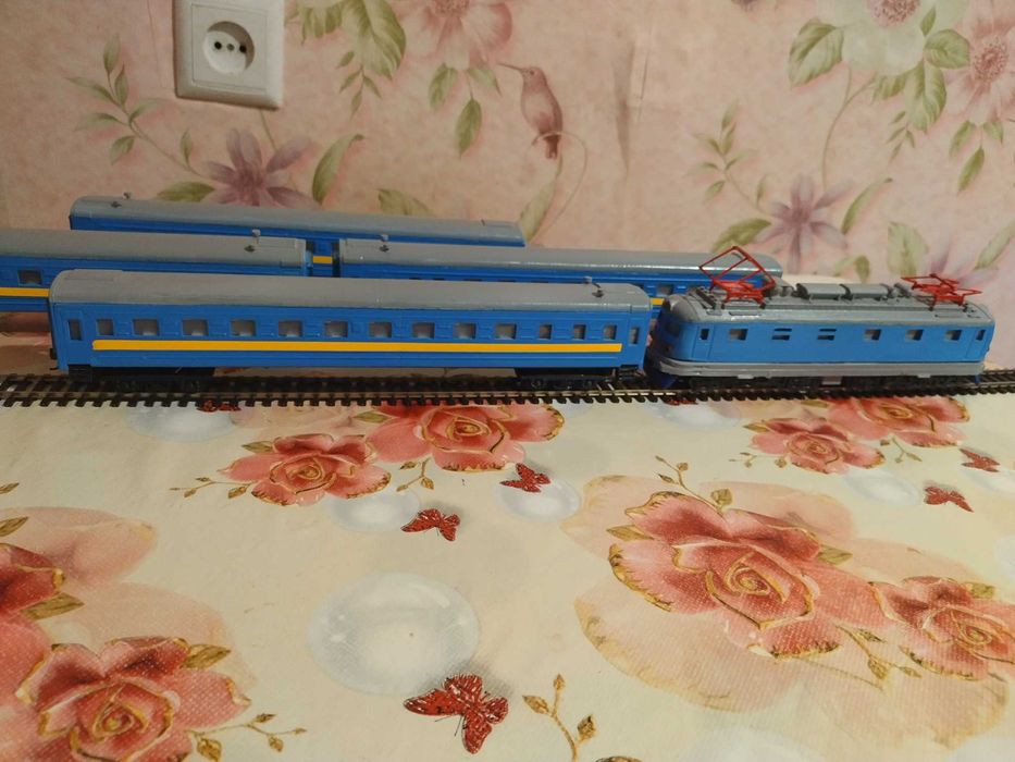 моделі вагонів пасажирських і товарних маштаб 1.87 РЗД УЗ