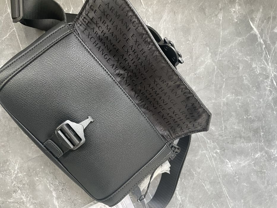 Сумка на плече чоловіча  Armani Exchange  (оригінал)