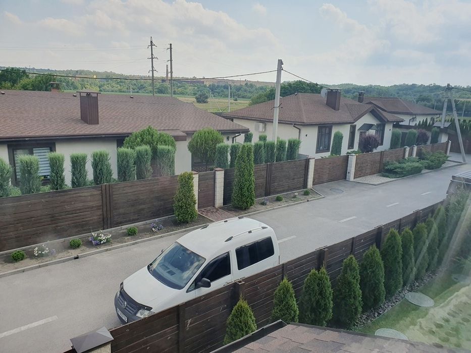 Продам дом с бассейном Новоалександровка