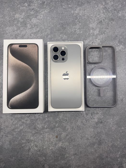 Iphone 15 pro max / bateria 87% / 256 gb pamieci