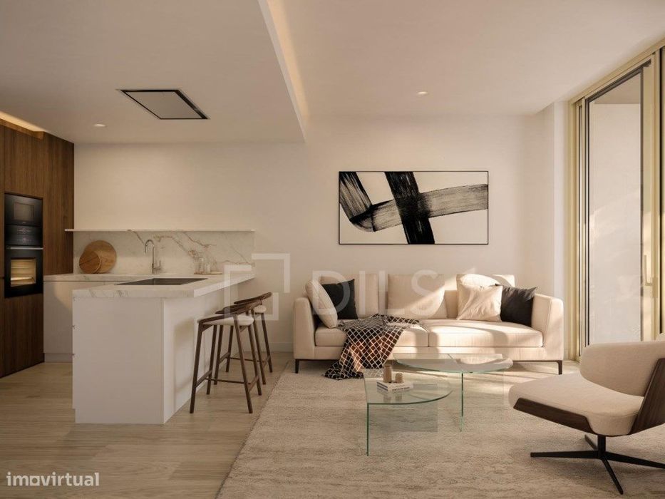 Apartamento T2 com varanda no Belas Clube de Campo