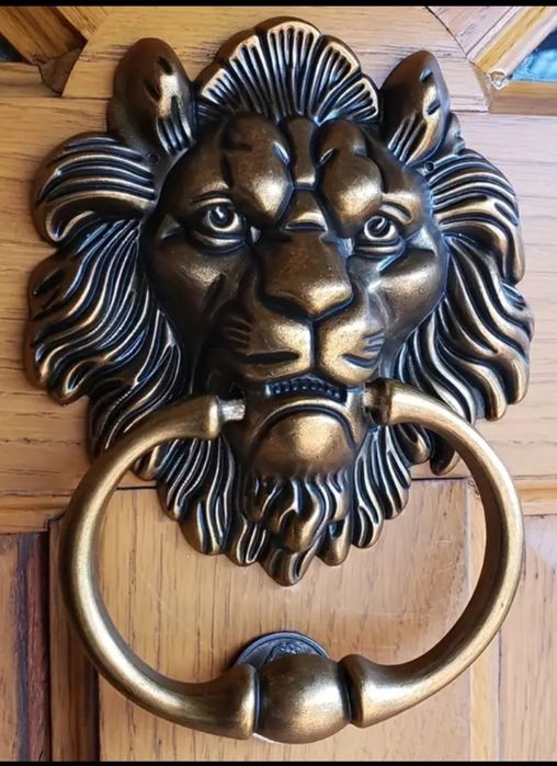 Aldraba / Puxador de Porta Leão