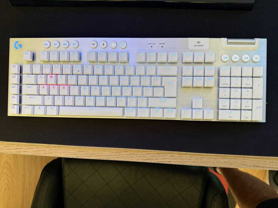Teclado Mecânico Gaming Logitech G915 X Lightspeed Wireless (Como Novo)