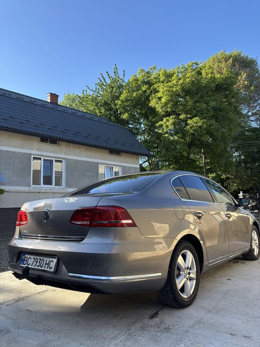 Volkswagen Passat B7 2.0 TDI DSG (2011)