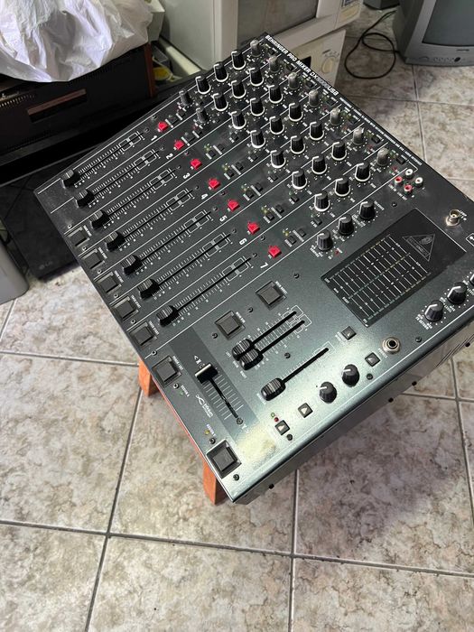Behringer pro mixer dx2000usb
