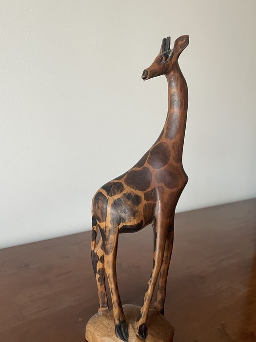 Girafas Esculpidas em Madeira