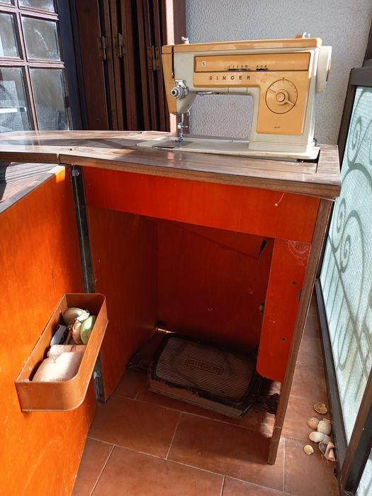 Máquina de costura Singer modelo 807