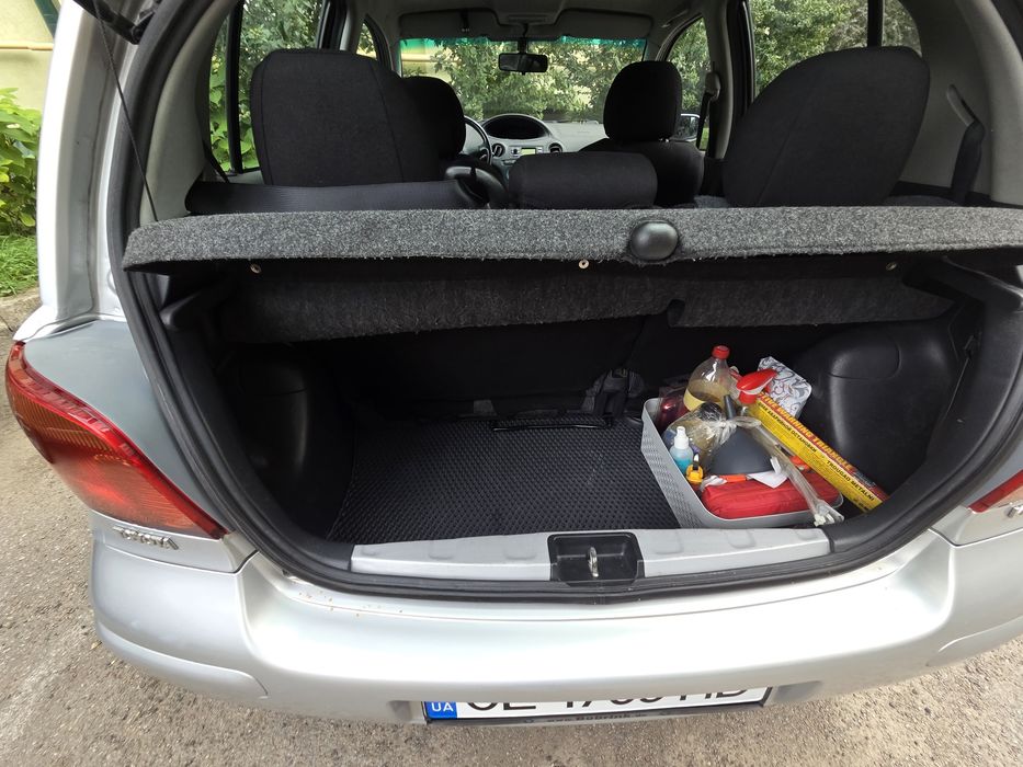 Toyota yaris 1,3 (Тойота яріс)