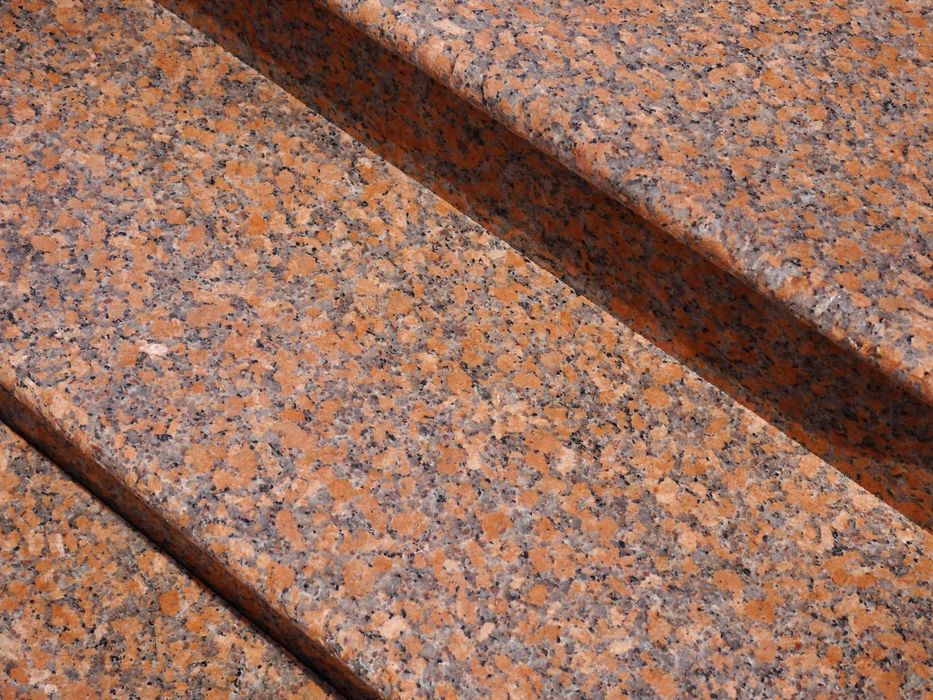 Schody granitowe stopnica półwałek G562 Maple Red 180x33x3 płomień