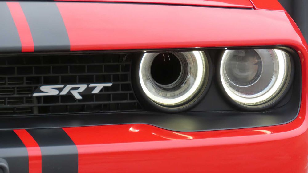 Dodge Challenger SRT Hellcat      2017