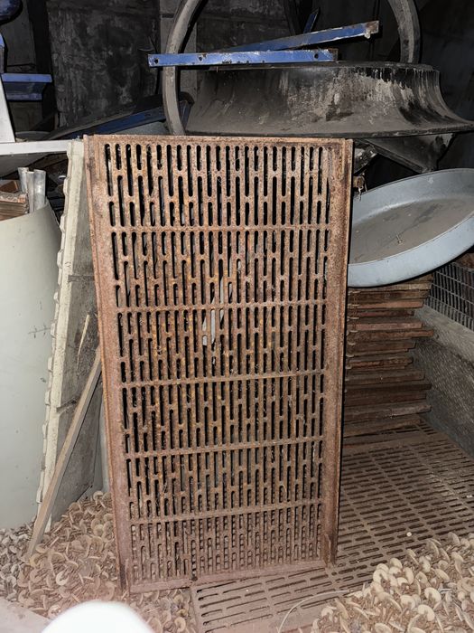 Чавунна підлога для свиноматок