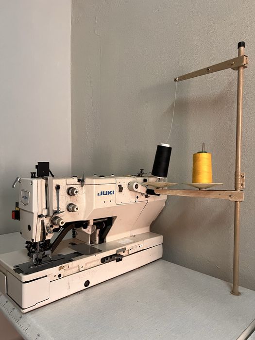 Maquina de casear Juki