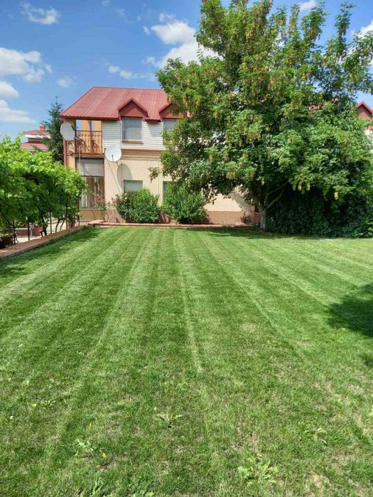 ПРОДАМ два приватних будинки з ділянками на побережжі Сичавка, Южний