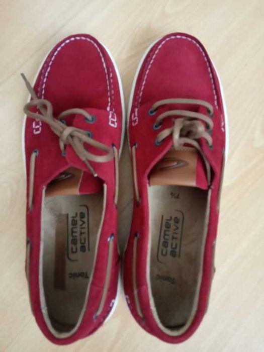 Mocassins Vermelhos da Camel