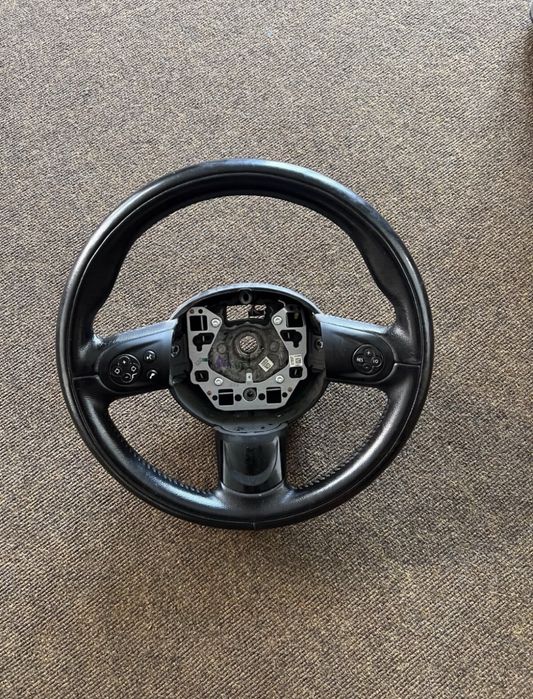 Volante Mini R56 em bom estado