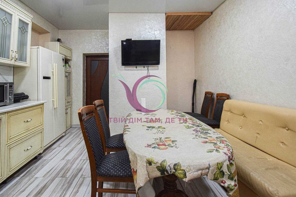 Частина затишного будинку з теплою підлогою за вул. Садова