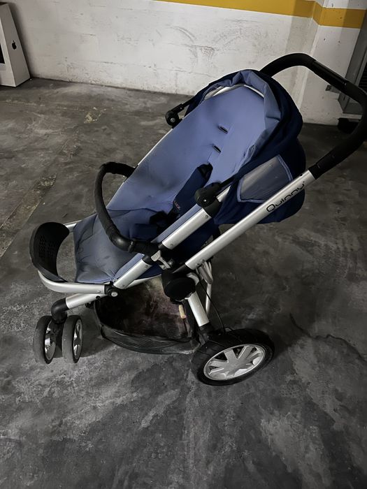 Carrinho de bebe Quinny Buzz c/ capa chuva
