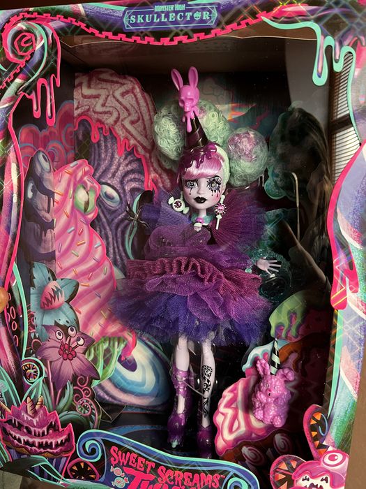 Лялька  Монстер хай / Monster high Твайла Гулія  Венздей