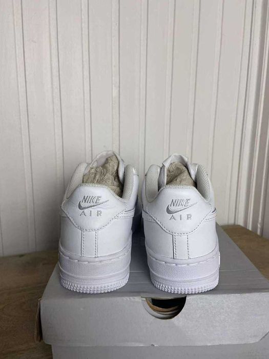 Buty używane Nike Air Force 1 Low org białe skorzane 38