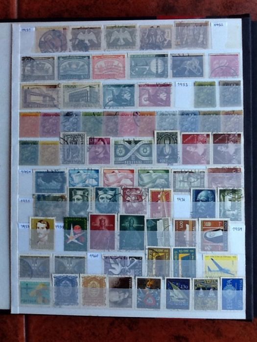 Colecção de 600 selos portugueses (álbum e portes, grátis)