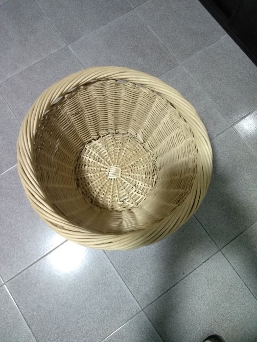Poceiro / cesto em verga