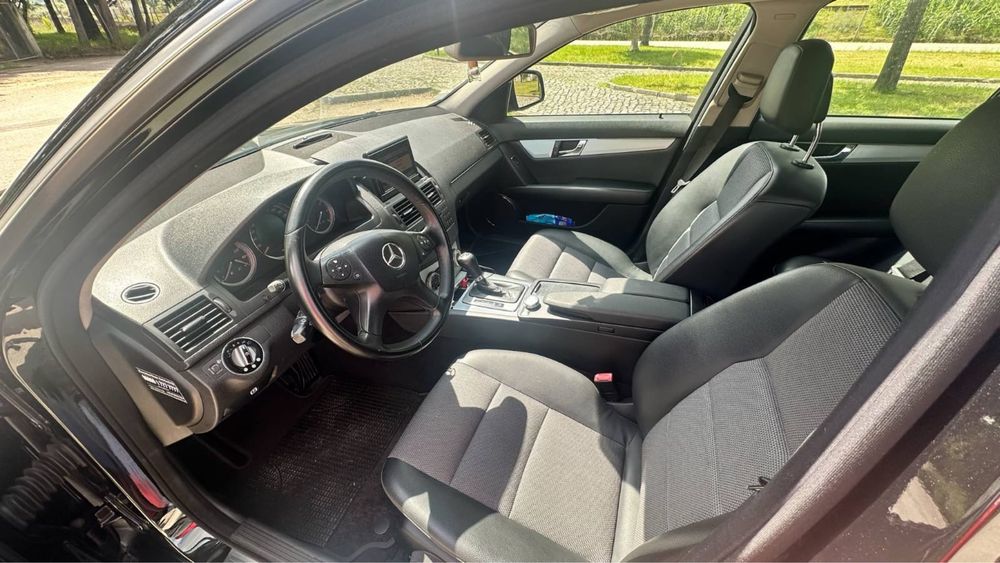 Mercedes-Benz C220