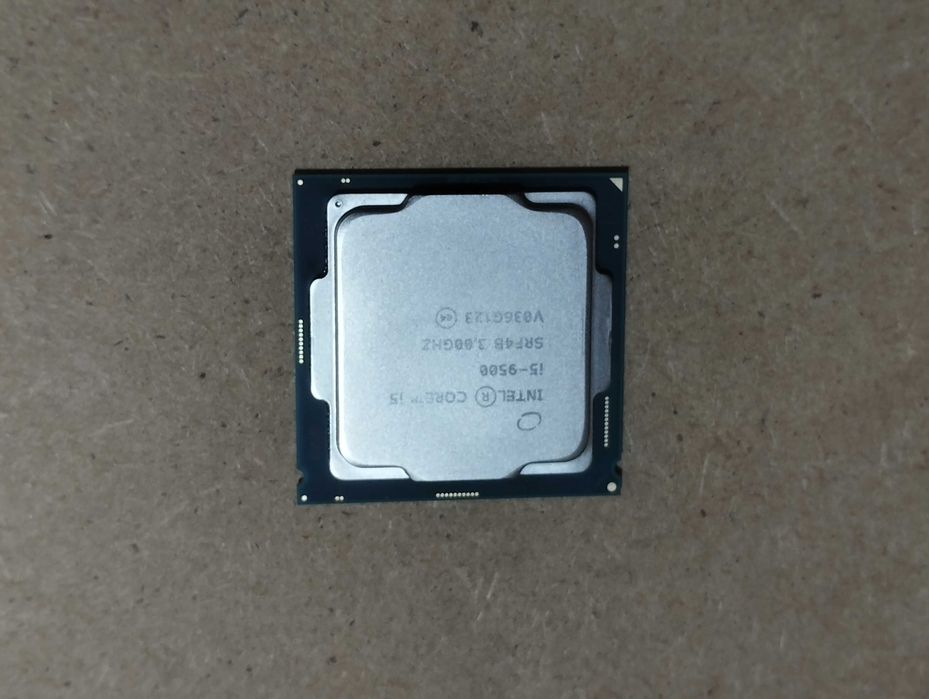 Процесор  Intel Core i5 - 9500 / 4.4 GHz /  6 ядер/  Soket 1151 / 2 шт