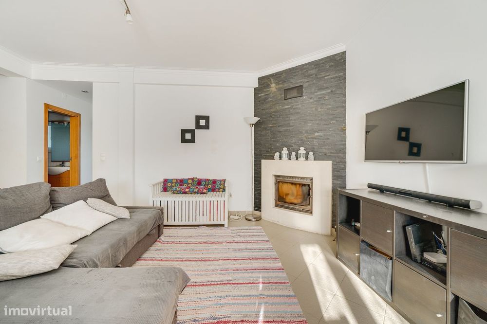 Moradia T4 | Condomínio Privado | 240M² | Garagem Box | Mafra