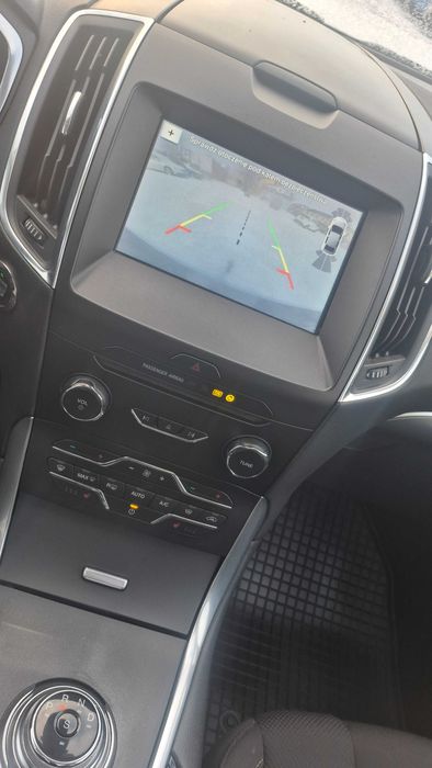 Ford S max  tytanium  bezwypadkowy super stan siedmioosobowy