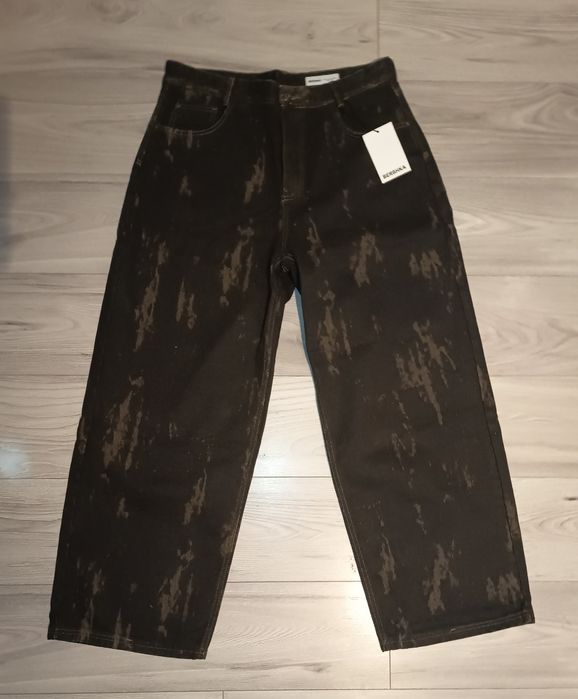 Spodnie o kroju baggy z nadrukiem